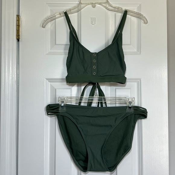 Green ribbed bikini - Picture 2 of 5